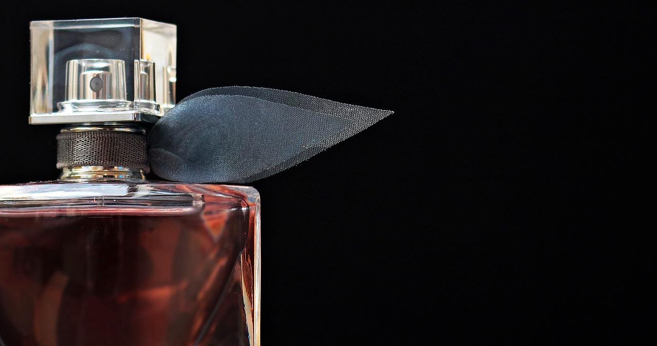 Dlaczego nie warto kupować podróbek perfum?
