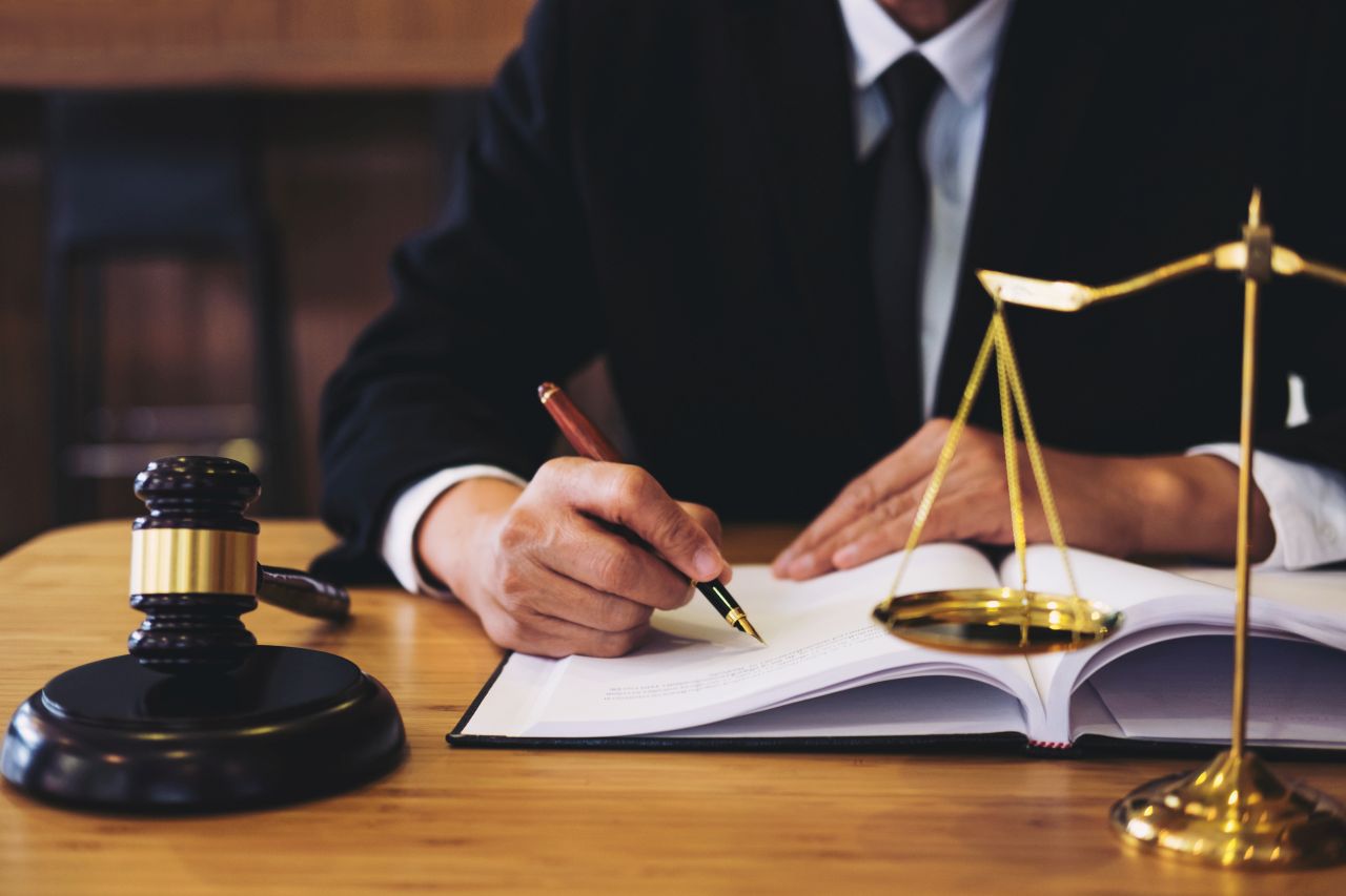 Poufność informacji – co należy wiedzieć wybierając się do adwokata?