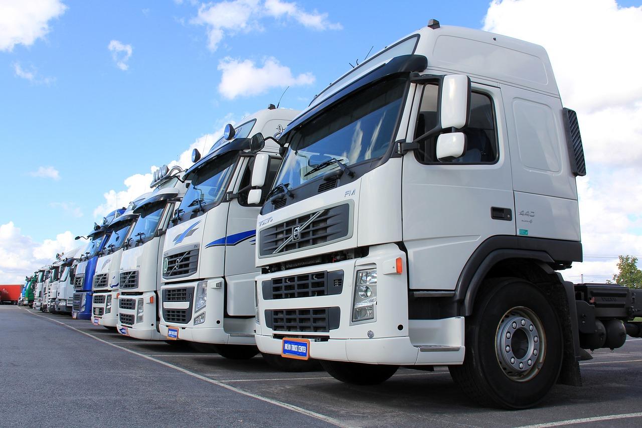 Jak powinny być użytkowane i serwisowane naczepy ciężarowe?