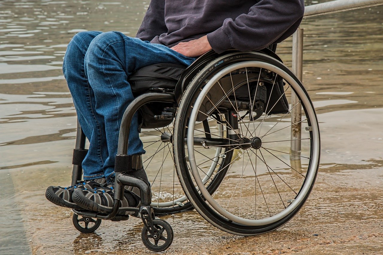 Jakie są zalety wózka inwalidzkiego?